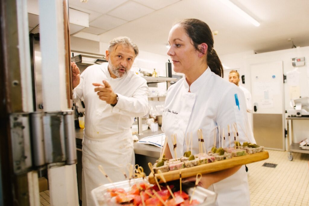 Chef Bruno Doucet Beaune avec Inès Boudier — équipe La Régalade